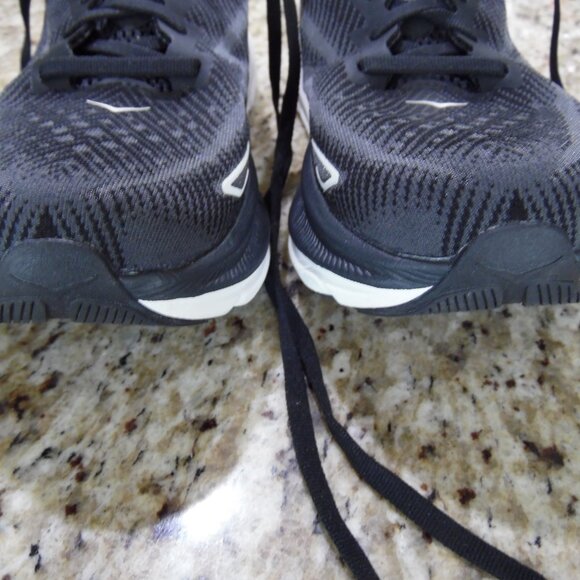HOKA CLIFTON 9 mens size 8D main image 10